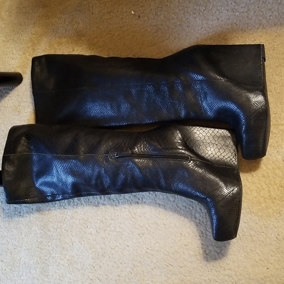 Boutique 9 Leather Knee Boots - Picture 7 of 11